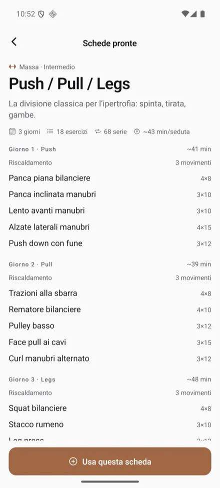 Una scheda aperta, con i giorni e gli esercizi.